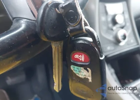 2015 Hyundai Elantra Limited z USA, uszkodzony, nr VIN 5NPDH4AE7FH641668